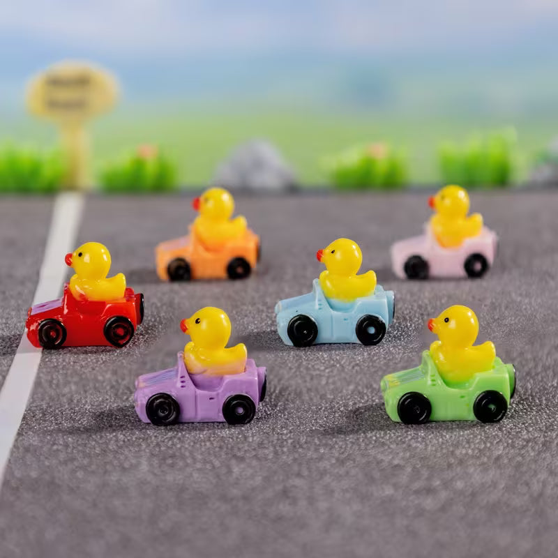 10/30-Piece Cartoon Small Car Resin Mini Ducks
