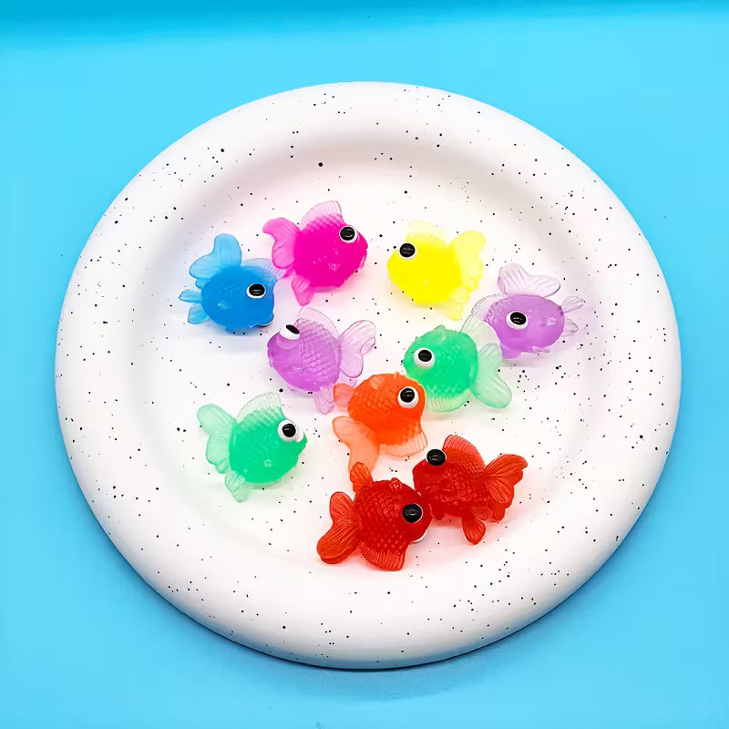 7/14-Piece Big-eyed Goldfish +1 Net Bag Water Toy Set