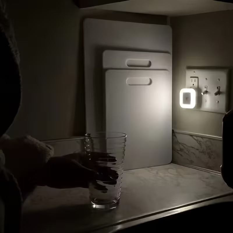 Smart Night Light - Night Lights Plug Into Wall, Dusk To Dawn, Nightlight Auto-On/Off