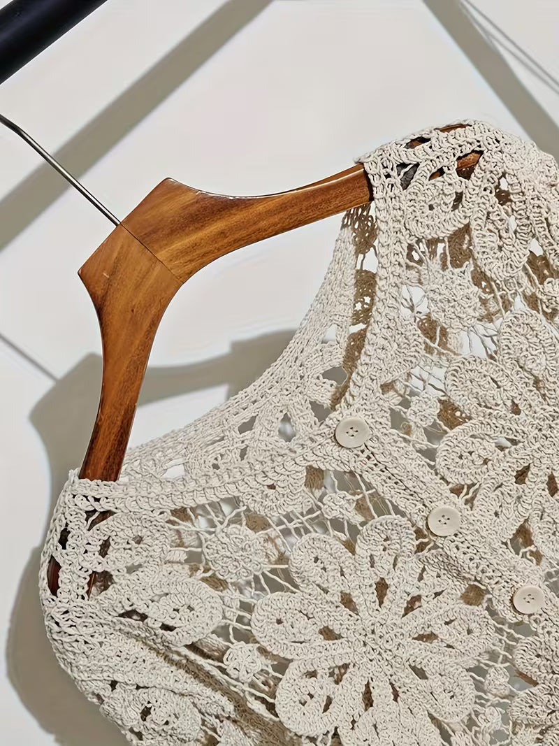 Art Jacquard Cardigan Uses a Hollow Crochet Process