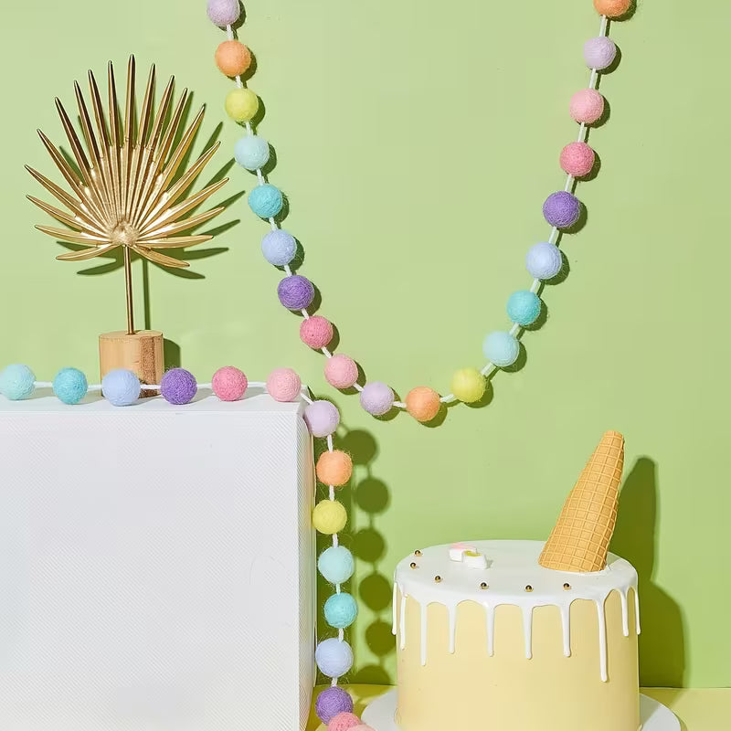 197-inch Colored Pom-pom Garland, Made of Felt Set, Polyester