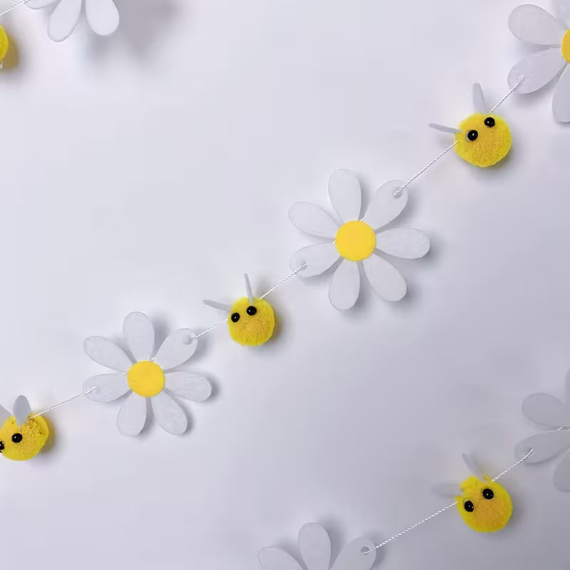 1pc/3pcs, Pre-assembled, No DIY, Felt Bee Daisy Garland Felt Ball Banner Bee Party Decoration Daisy